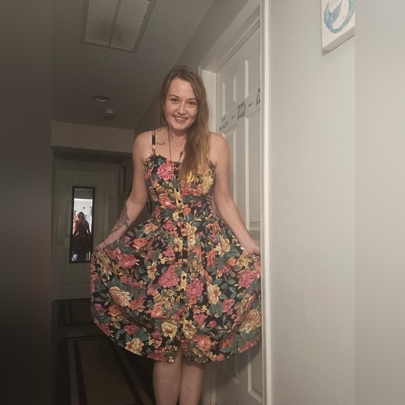 Meet your Posher, Samantha - Picture 3 of 5